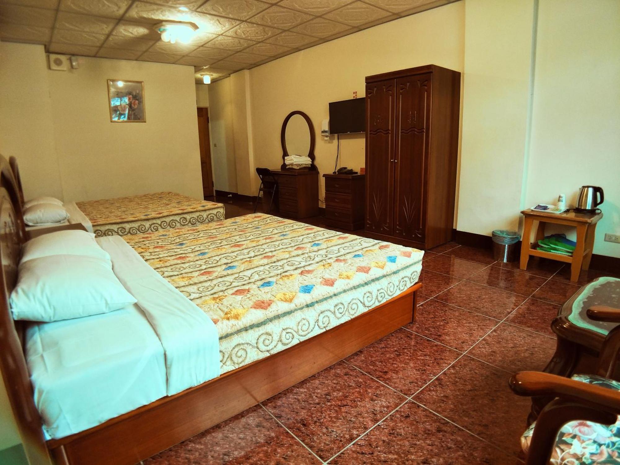 Sun Moon Lake Fisherman Homestay Юйчи Номер фото