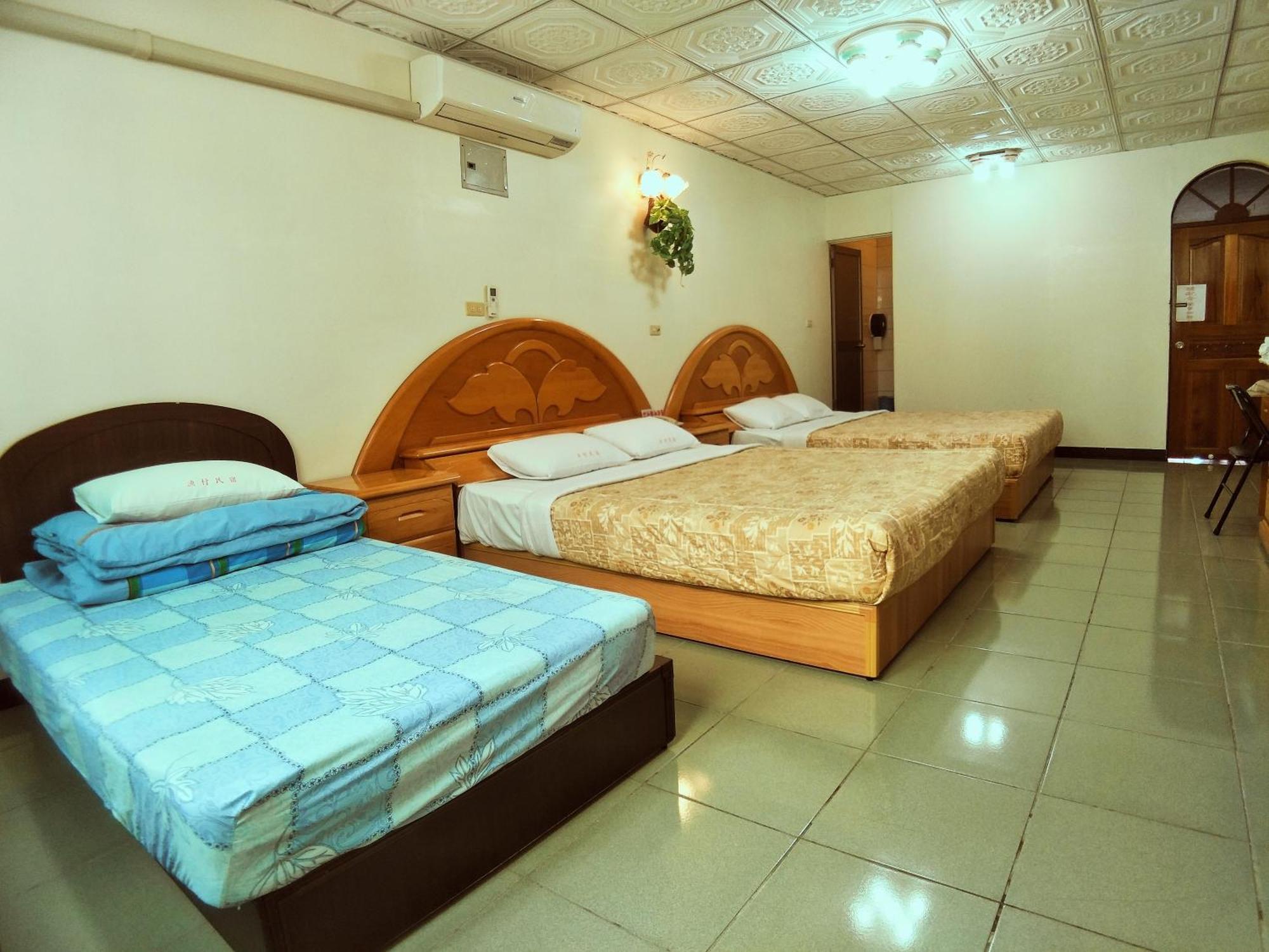 Sun Moon Lake Fisherman Homestay Юйчи Номер фото