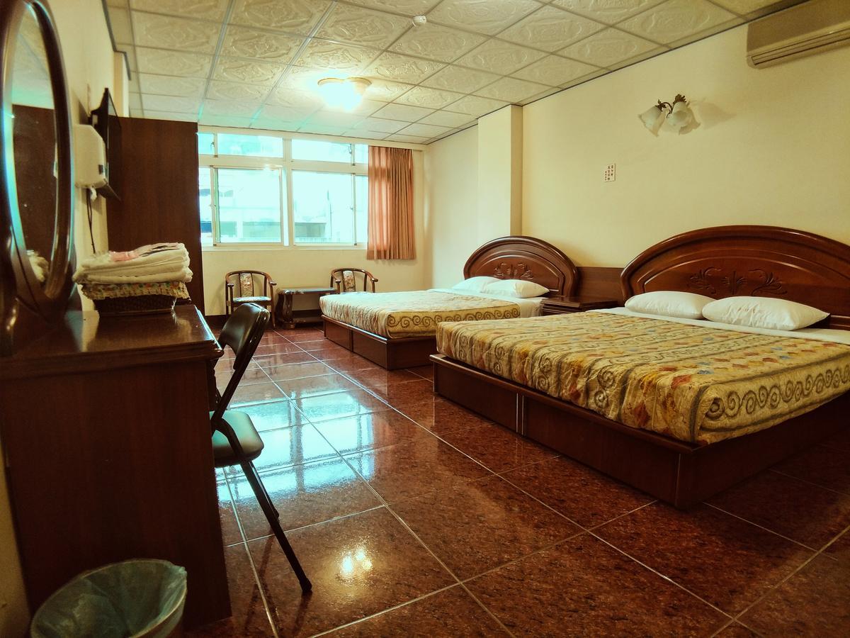 Sun Moon Lake Fisherman Homestay Юйчи Экстерьер фото