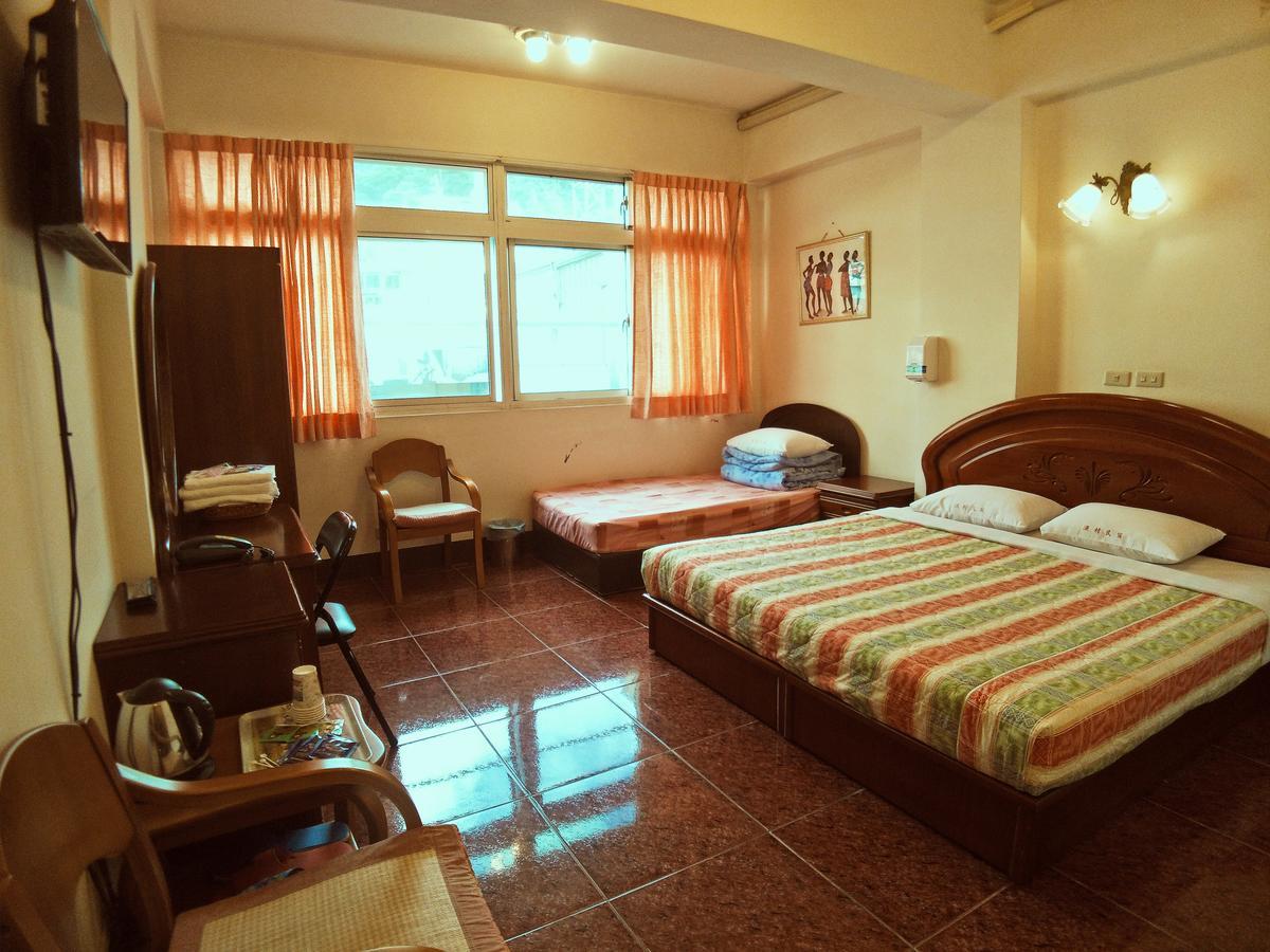 Sun Moon Lake Fisherman Homestay Юйчи Экстерьер фото