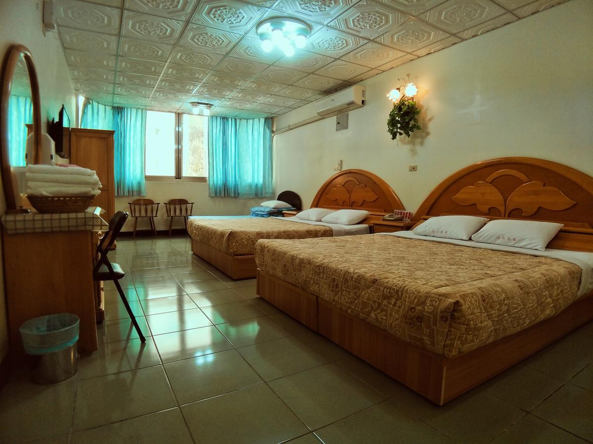Sun Moon Lake Fisherman Homestay Юйчи Экстерьер фото