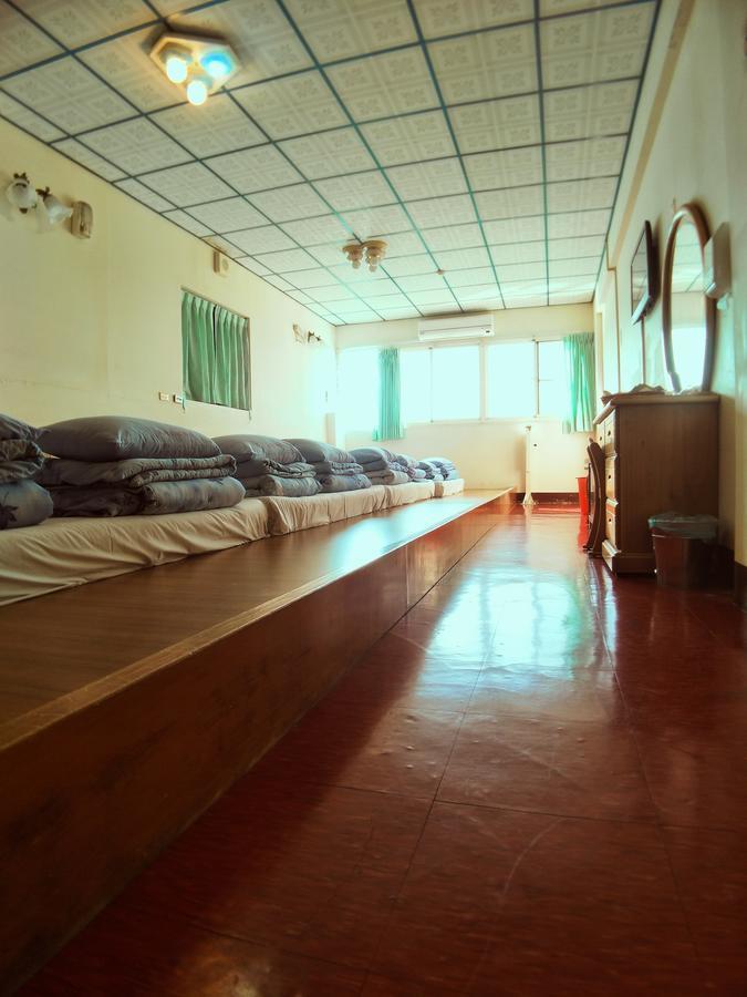 Sun Moon Lake Fisherman Homestay Юйчи Номер фото